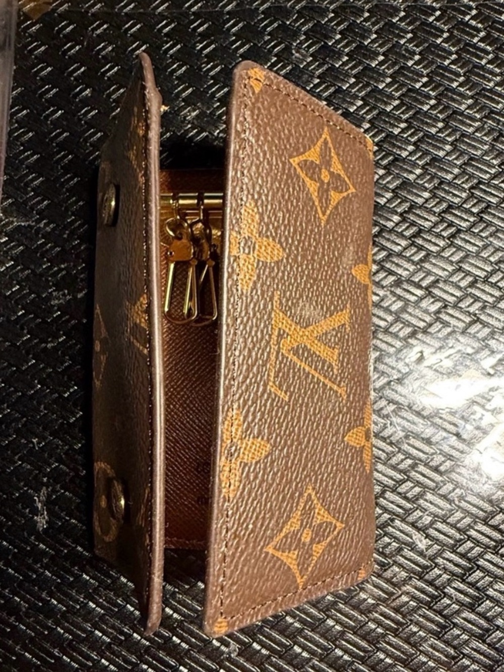 LV key holder